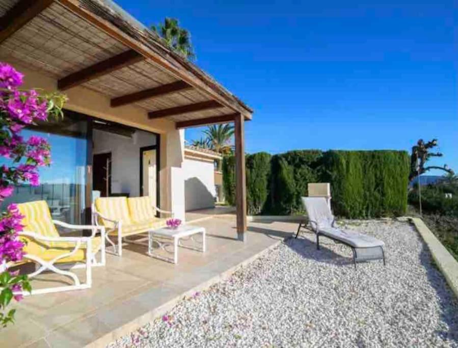 Private ' Estufa' With A Beautiful View *
